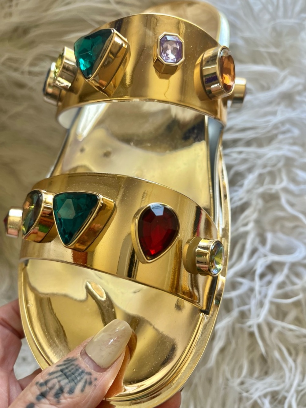 GORGEOUS GOLD SLIDES 8.5